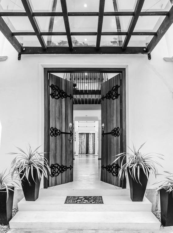 Binnacle Negombo Exterior photo