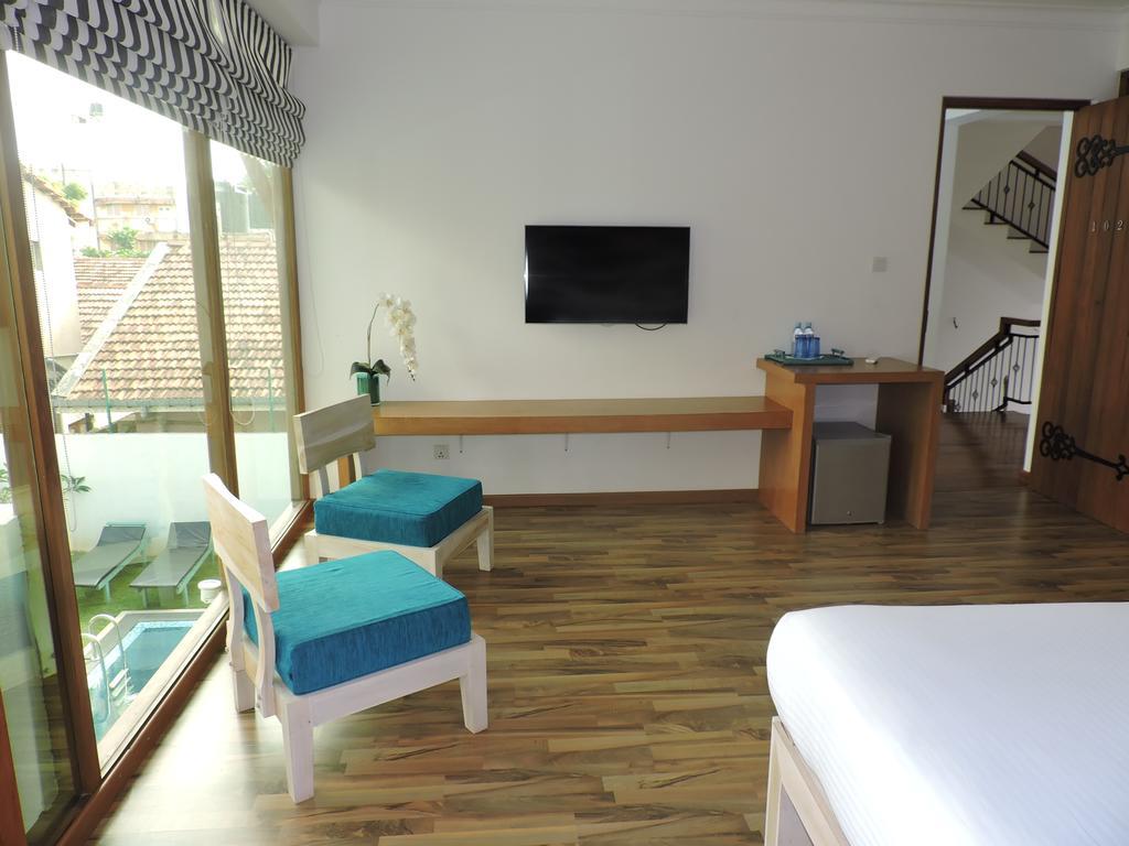 Binnacle Negombo Exterior photo