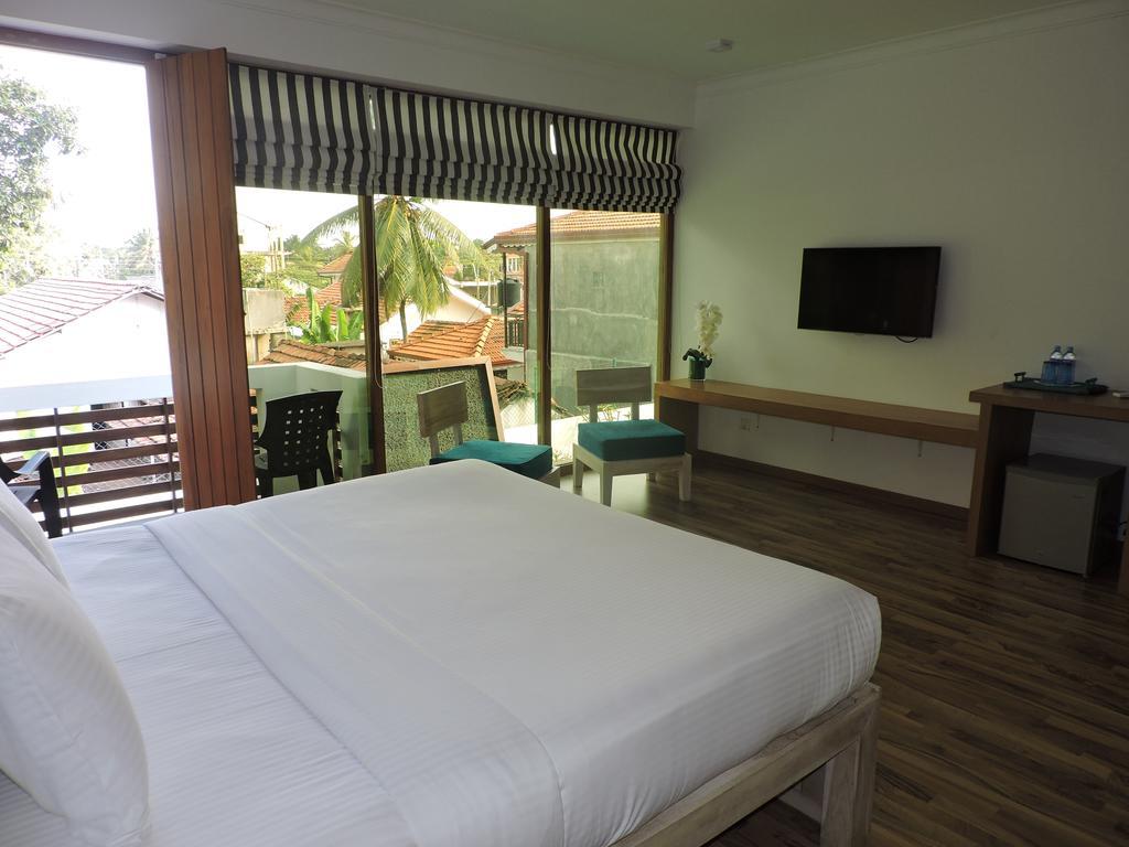 Binnacle Negombo Exterior photo