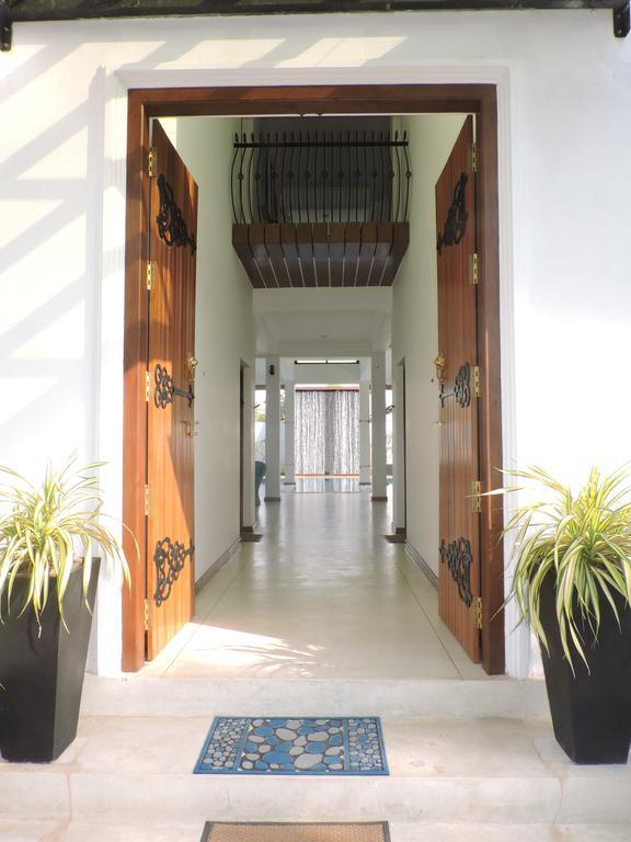 Binnacle Negombo Exterior photo